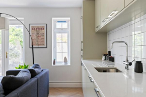 Modern 3 Bedroom Apartment in Tottenham